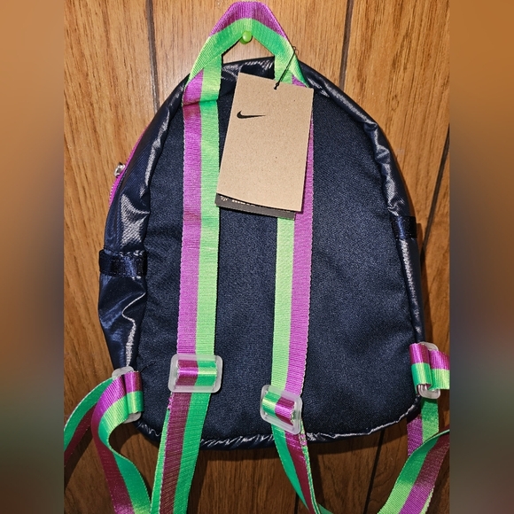 Nike Sportswear Futura 365 Mini Backpack - Picture 4 of 4